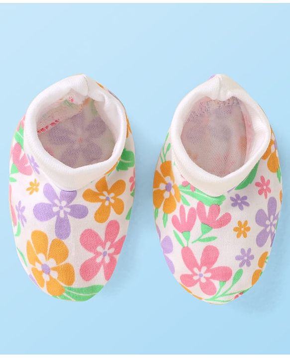 Babyhug 100% Cotton Knit Cap Mittens & Booties With Floral Print  White - Diameter 10cm