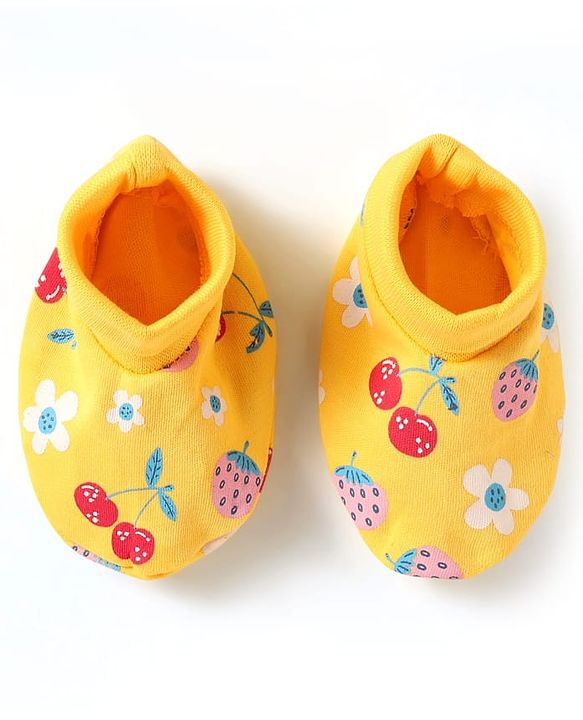 Babyhug 100% Cotton Interlock Knit Cap Mittens & Booties Set with Berries & Floral Print Yellow - Diameter 14 cm