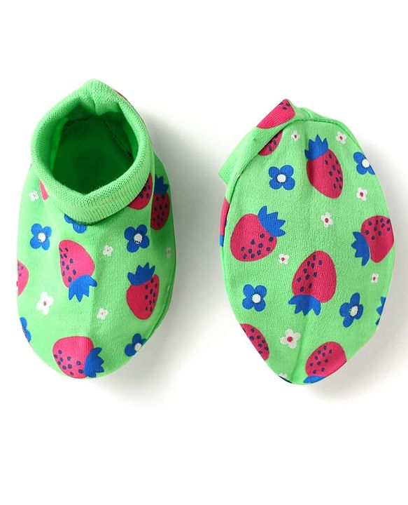 Babyhug 100% Cotton Cap Mittens & Booties Set With Floral & Tropical Theme Print Green - Diameter 14 cm