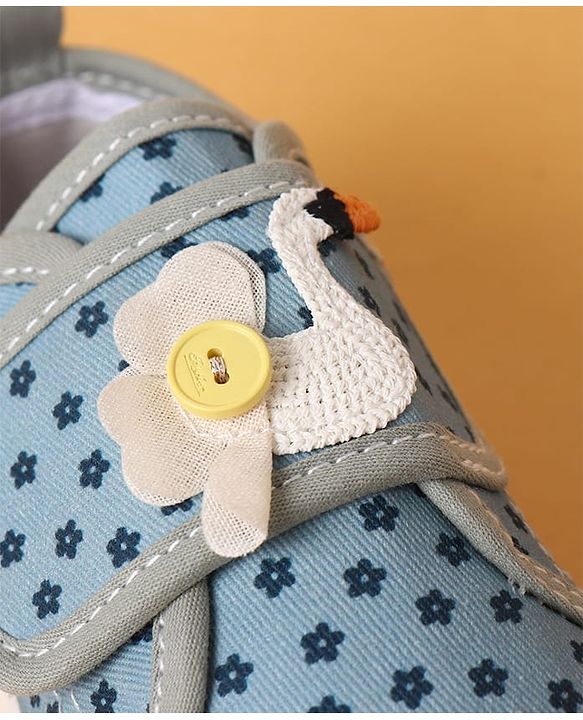 Cute Walk by Babyhug Velcro Closure Casual Shoes with Floral Print & Applique - Pink