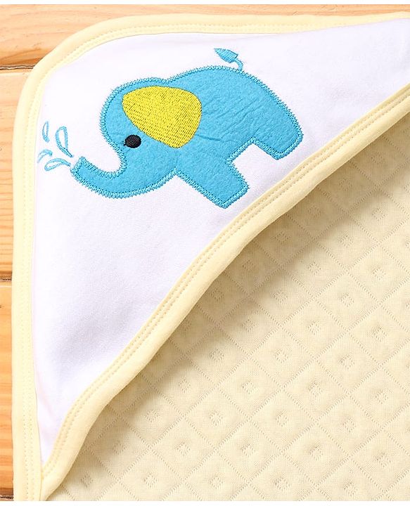 Babyhug Cotton Knit Jacquard  Hooded Wrapper With Animal Embroidery Patch L 30 x B 30 cm -  Cream