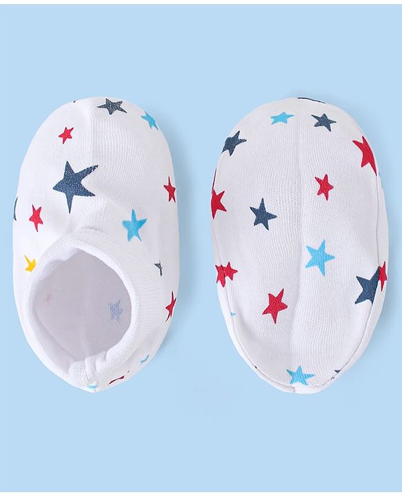 Babyhug 100% Cotton Interlock Knit Mittens & Booties Set with Stars Print - White