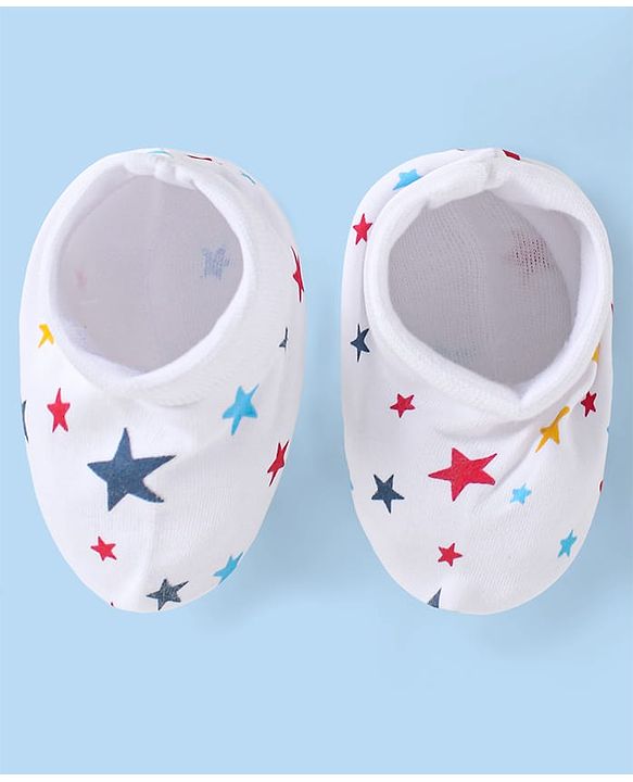 Babyhug 100% Cotton Interlock Knit Mittens & Booties Set with Stars Print - White