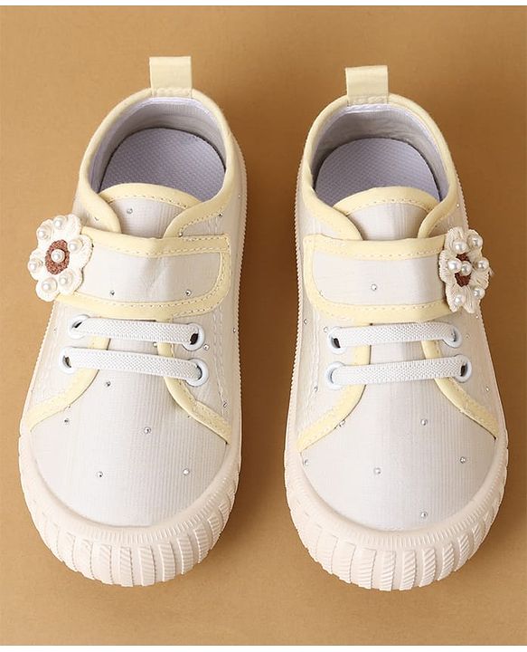 Cute Walk by Babyhug Velcro Closure Casual Shoes with Floral Applique - Beige
