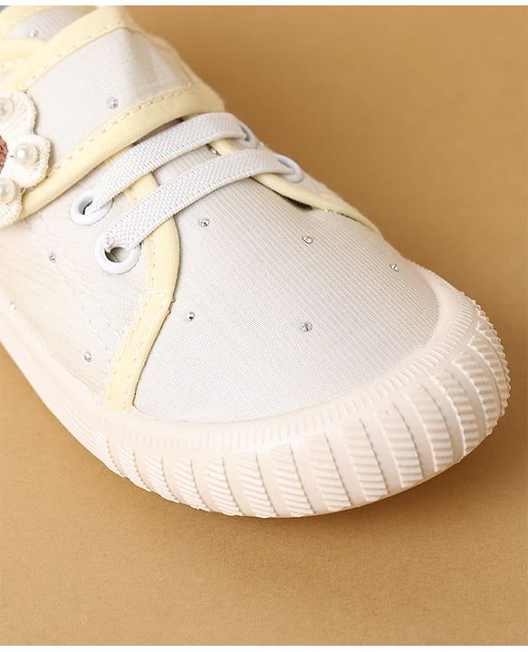 Cute Walk by Babyhug Velcro Closure Casual Shoes with Floral Applique - Beige