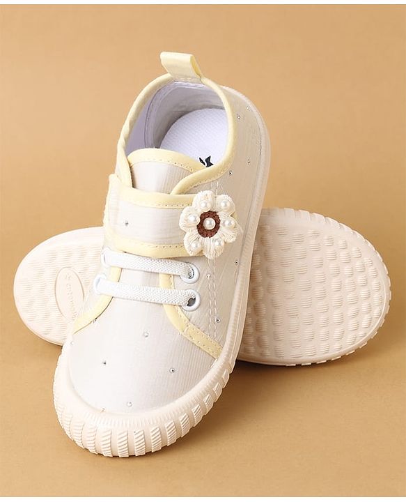 Cute Walk by Babyhug Velcro Closure Casual Shoes with Floral Applique - Beige