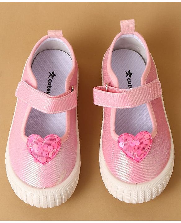 Cute Walk by Babyhug Velcro Closure Casual Shoes with Sequin Heart Applique - Fuchsia