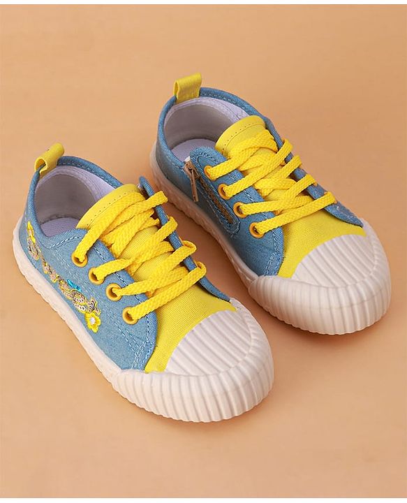 Cute Walk by Babyhug Lace Up Closure Casual Shoes with Sequin Applique - Fuchsia