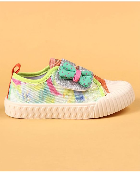 Cute Walk by Babyhug Casual Shoes with Velcro Closure & Bow Applique - Green & Orange