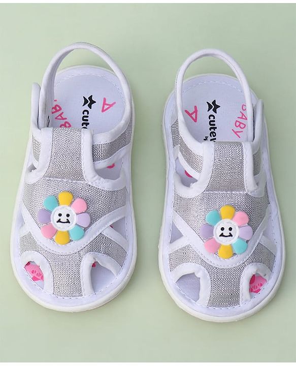 Cute Walk by Babyhug Sandals with Velcro Closure & Floral Applique - Pink