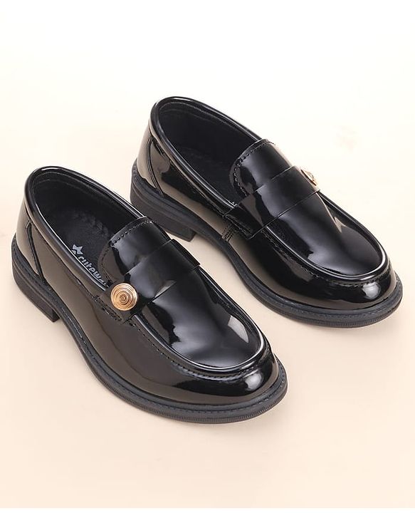 Cute Walk by Babyhug Loafers with Applique - Black