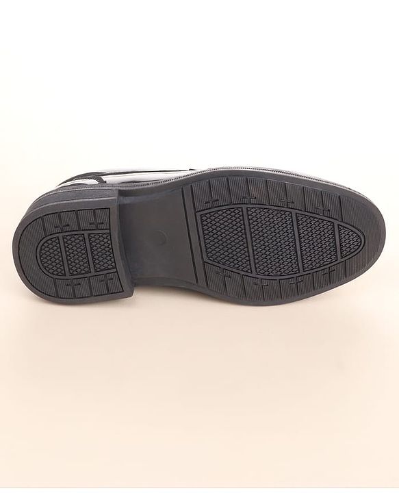 Cute Walk by Babyhug Loafers with Applique - Black