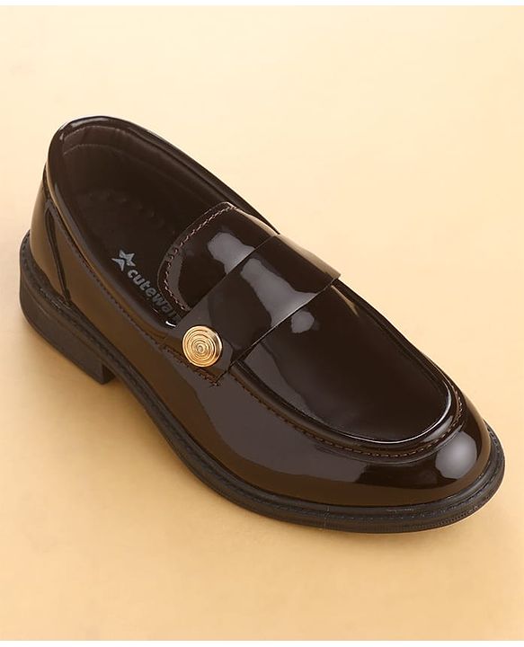 Cute Walk by Babyhug Loafers with Applique - Black
