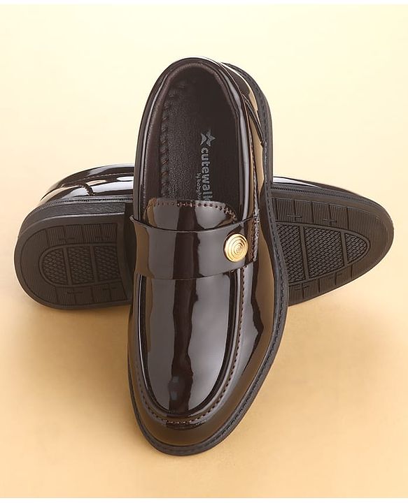 Cute Walk by Babyhug Loafers with Applique - Black