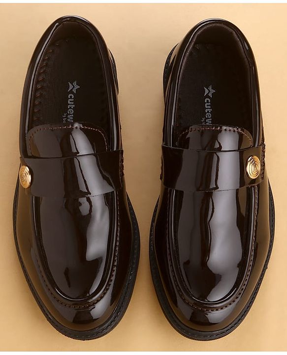 Cute Walk by Babyhug Loafers with Applique - Black