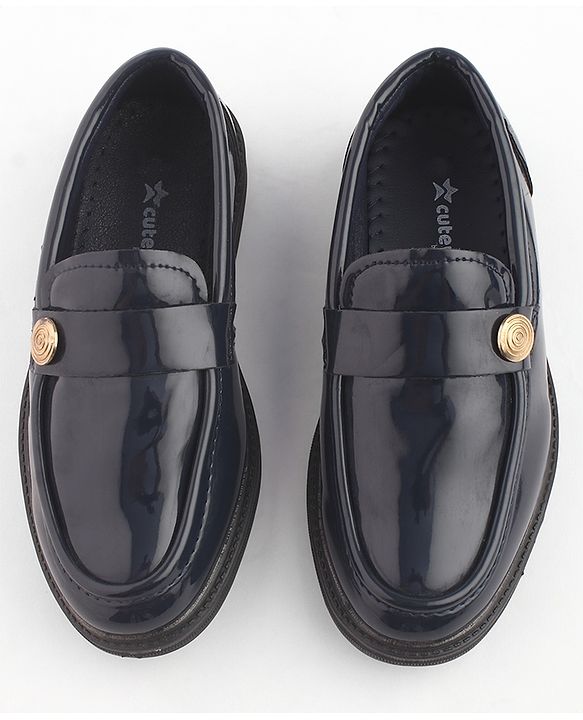 Cute Walk by Babyhug Loafers with Applique - Black