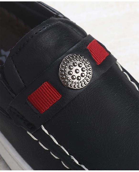 Cute Walk by Babyhug Slip On 3D Applique Loafers - Black