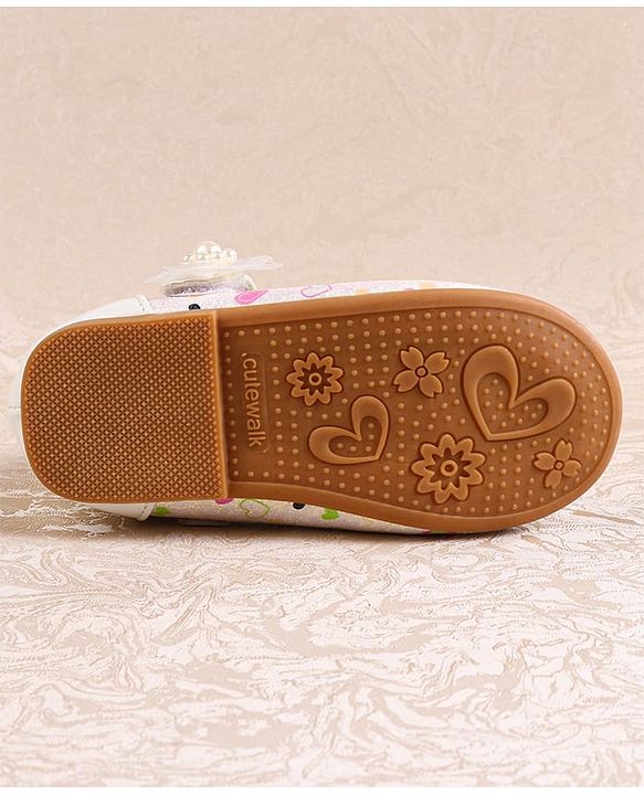 Cute Walk by Babyhug Ballerina with Velcro Closer & Hearts Print - Pink