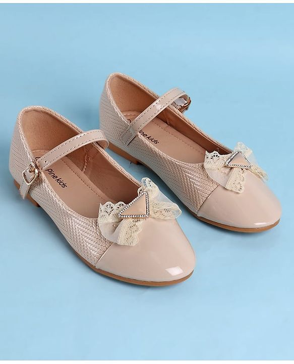 Pine Kids Clip Closure Solid Coloured Ballerina With Bow Applique - Beige