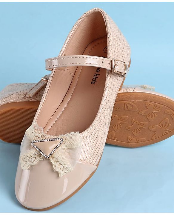 Pine Kids Clip Closure Solid Coloured Ballerina With Bow Applique - Beige