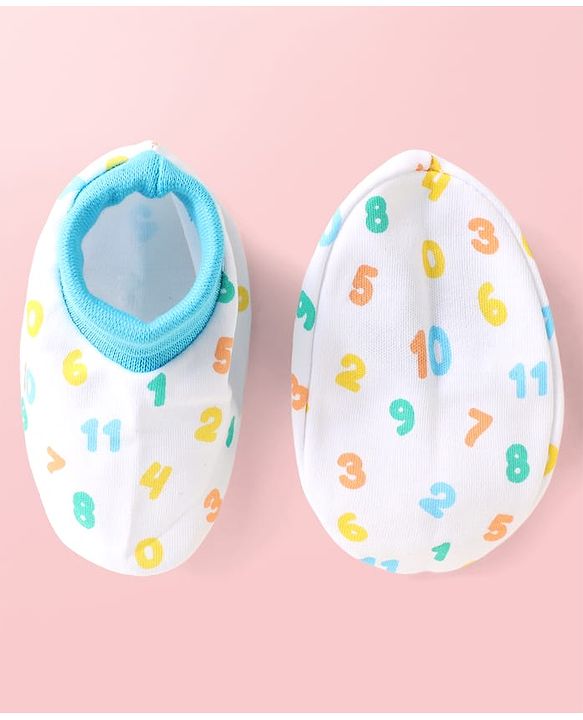 Babyhug 100% Cotton Cap Mittens & Booties With Numbers Print Light Blue - Diameter 10.5 cm