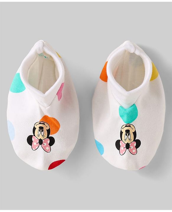Babyhug Disney Interlock Knit Caps Mittens & Booties Set With Minnie Mouse Family Print White - Diameter 15 cm