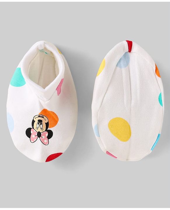Babyhug Disney Interlock Knit Caps Mittens & Booties Set With Minnie Mouse Family Print White - Diameter 15 cm