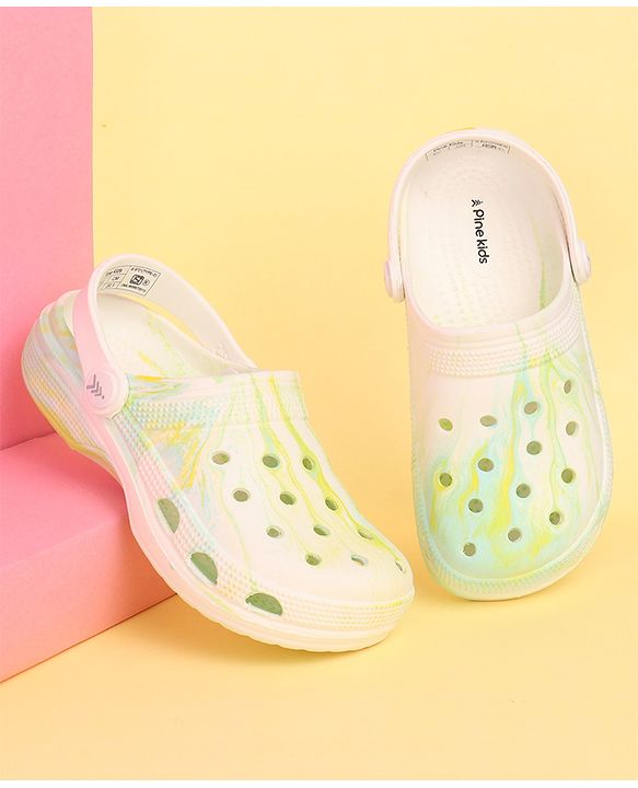 Pine Kids Back Strap Closure Printed Clogs - Light Green (Color Blast May Vary)