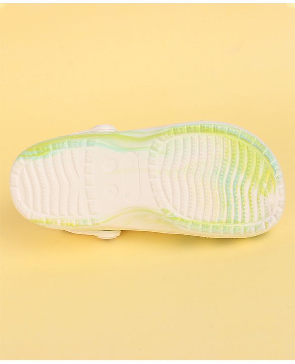 Pine Kids Back Strap Closure Printed Clogs - Light Green (Color Blast May Vary)