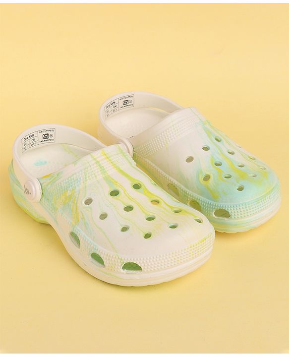 Pine Kids Back Strap Closure Printed Clogs - Light Green (Color Blast May Vary)