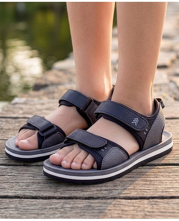 Pine Kids Solid Sandals With Velcro Closure - Black & Grey