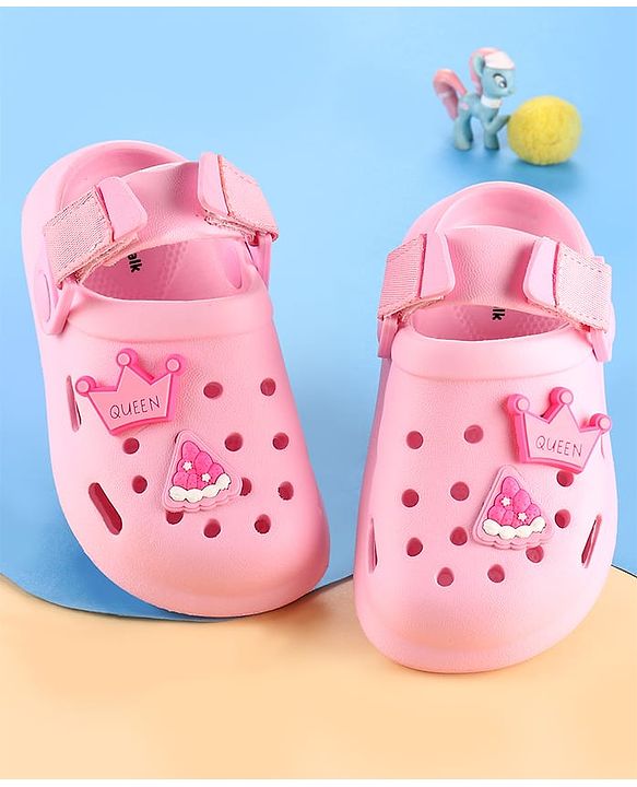 Cute Walk by Babyhug Bellies with Velcro Closure & Bow Applique - Fuchsia