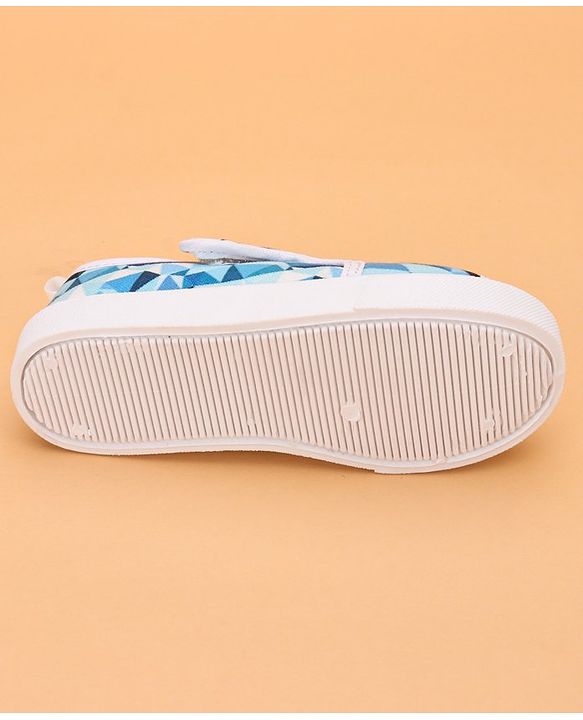 Cute Walk by Babyhug Casual Shoes with Velcro Closure Geometric Print - Sky  Blue