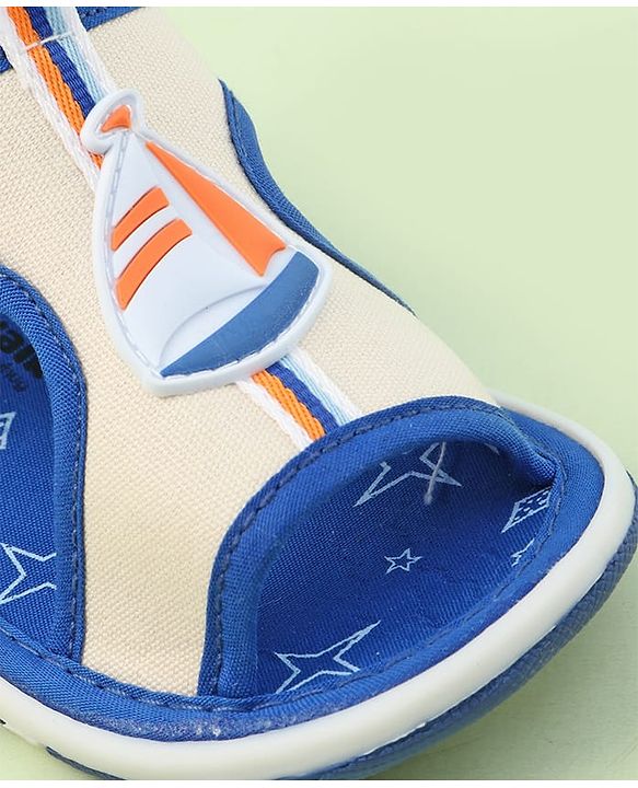 Cute Walk by Babyhug Sandals with Velcro Closure & Yatch Applique - Blue