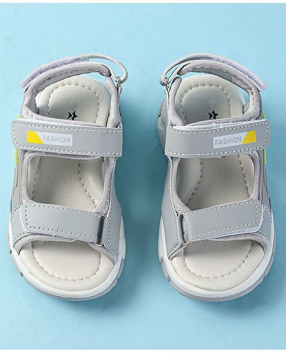 Cute Walk by Babyhug Velcro Closure Sandals with Fashion Applique - Pink