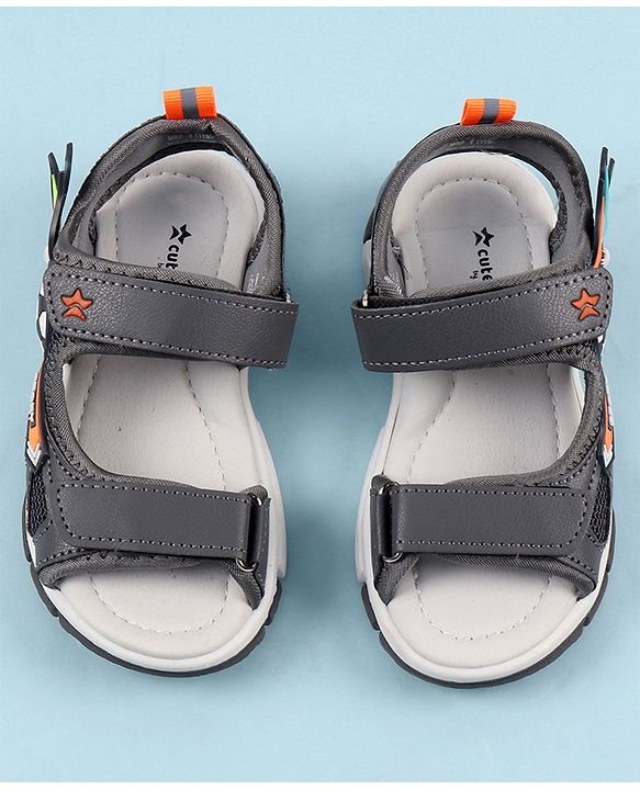 Cute Walk by Babyhug Sandals with Velcro Closure & 3D Applique - Black
