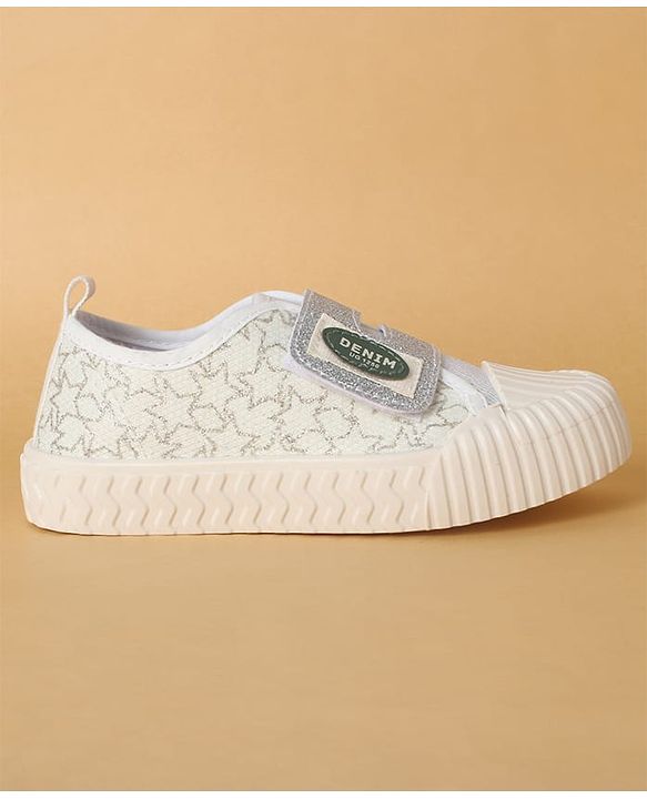 Cute Walk by Babyhug Casual Shoes with Velcro Closure & Glitter Print - Golden