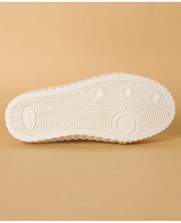 Cute Walk by Babyhug Casual Shoes with Velcro Closure & Glitter Print - Golden
