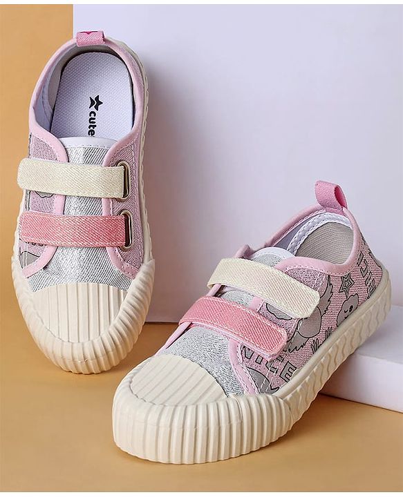 Cute Walk by Babyhug Casual Shoes with Velcro Closure & Glittery Cartoon Print - Pink