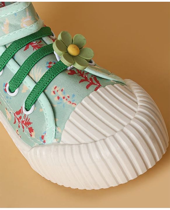 Cute Walk by Babyhug Casual Shoes with Velcro Closure Floral Applique - Blue