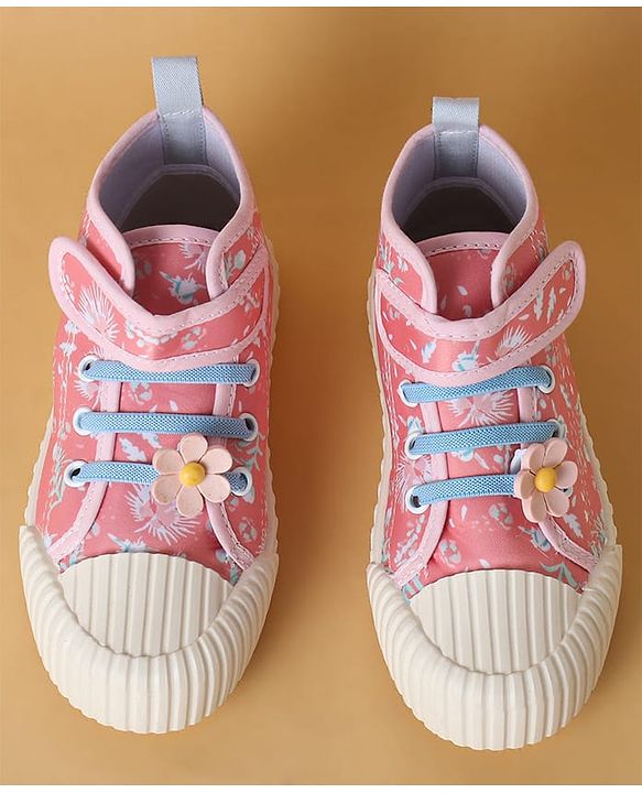 Cute Walk by Babyhug Casual Shoes with Velcro Closure Floral Applique - Blue