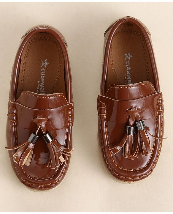 Cute Walk by Babyhug Slip On Loafers With Applique - Black