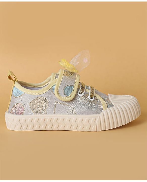 Cute Walk by Babyhug Casual Shoes with Velcro Closure Butterfly Applique- Pink