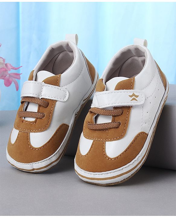 Cute Walk by Babyhug Velcro Closure Booties - Brown