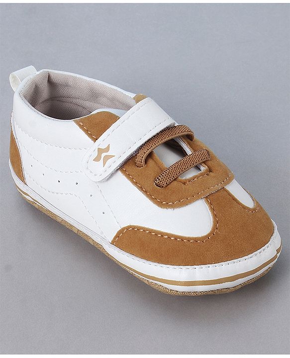Cute Walk by Babyhug Velcro Closure Booties - Brown