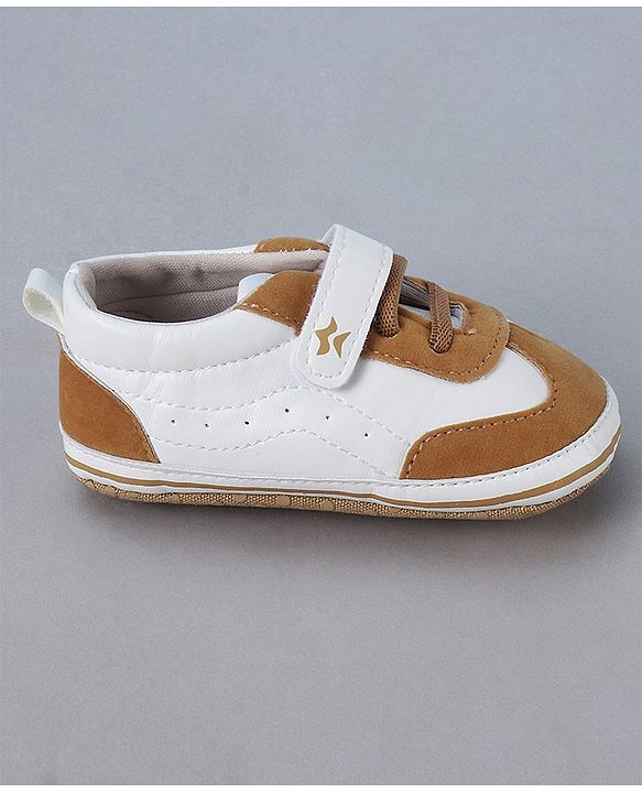 Cute Walk by Babyhug Velcro Closure Booties - Brown