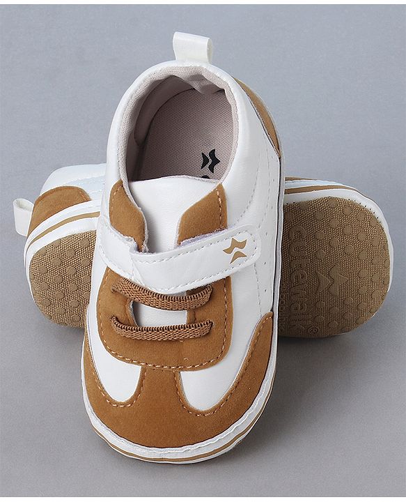 Cute Walk by Babyhug Velcro Closure Booties - Brown