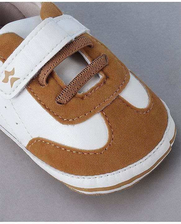 Cute Walk by Babyhug Velcro Closure Booties - Brown