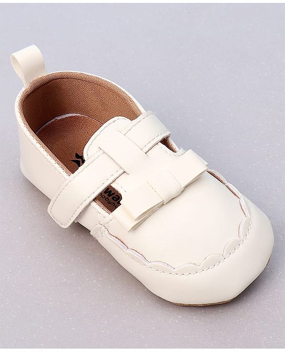 Cute Walk by Babyhug Velcro Closure Booties with Bow Applique -  Pink