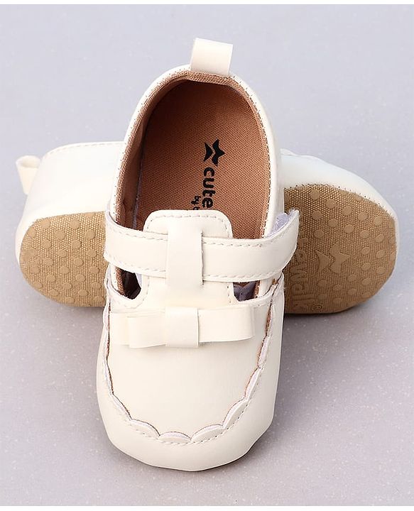 Cute Walk by Babyhug Velcro Closure Booties with Bow Applique -  Pink